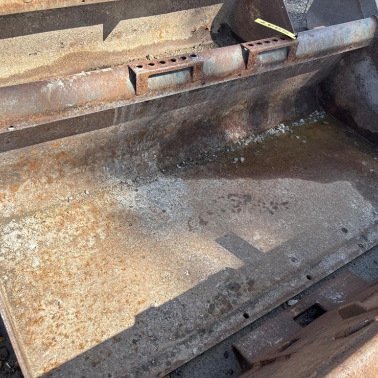 #5047 • Bobcat Approx 66" Bucket