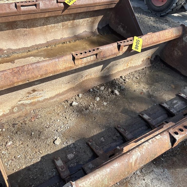 #5046 • (1) Approx 78" Tooth Bucket