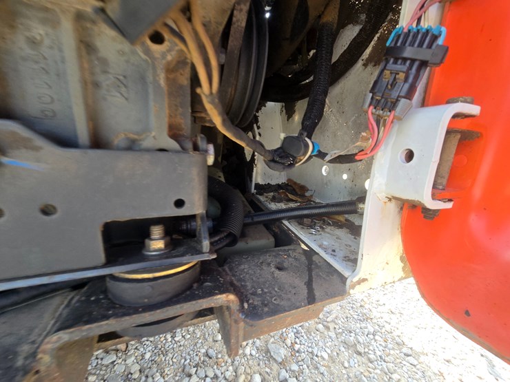 2012-bobcat-t180-image-58