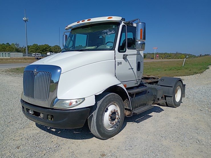 2005-international-8600-image-1