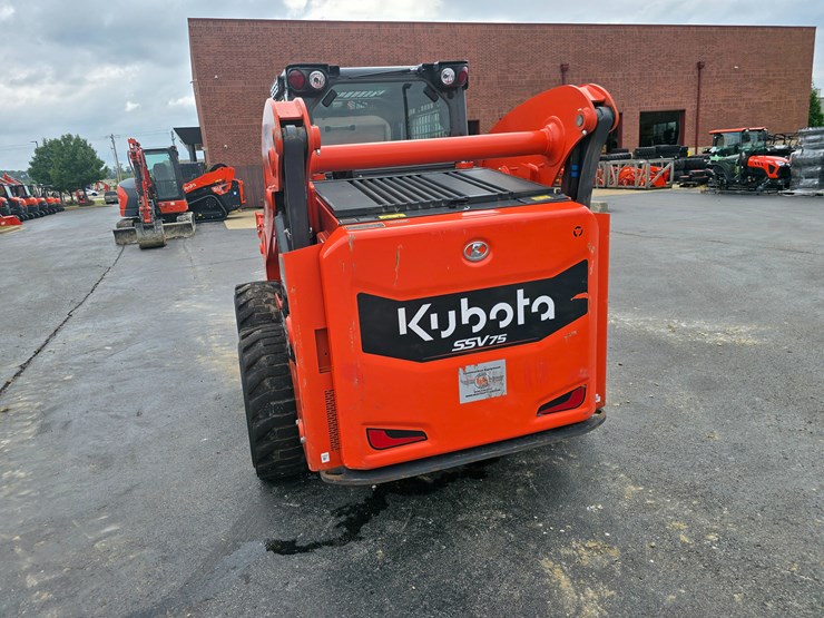 2023-kubota-ssv75-image-13