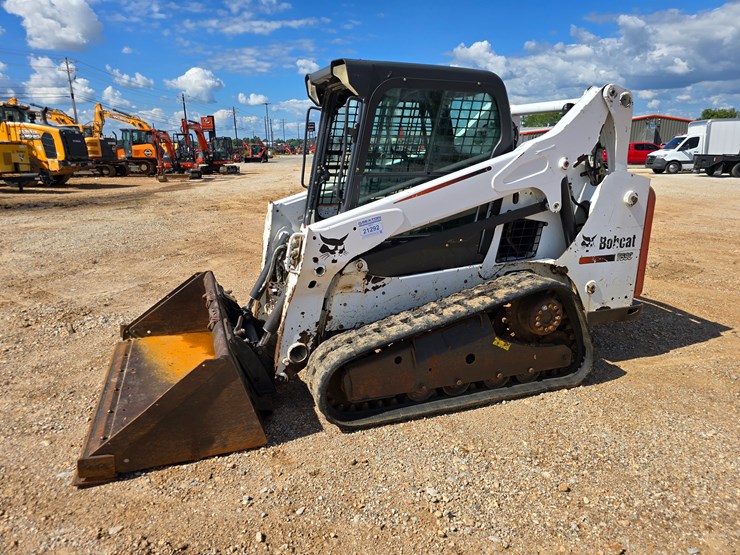 2013-bobcat-t590-image-4