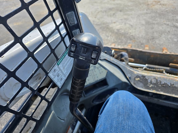 2017-bobcat-t550-image-47