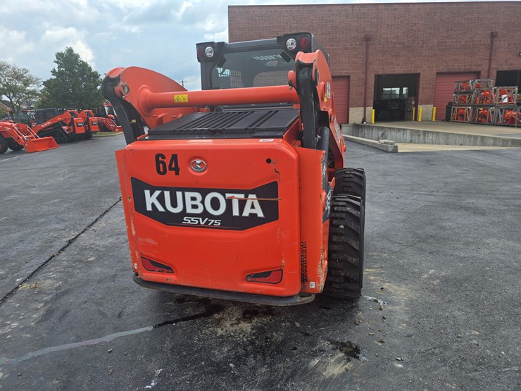 2019-kubota-ssv75-image-14