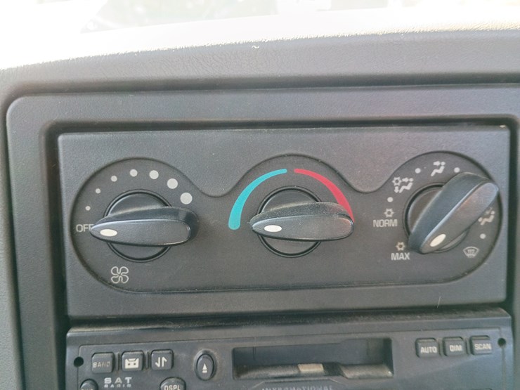 2005-international-8600-image-45