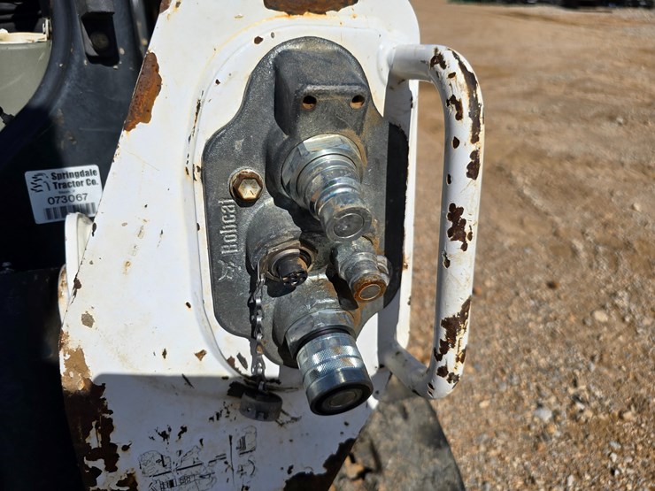 2013-bobcat-t590-image-33