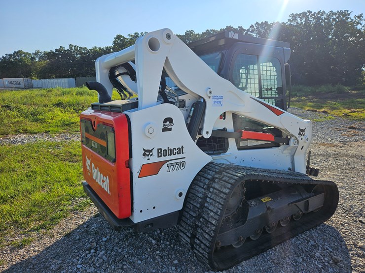 2022-bobcat-t770-image-14