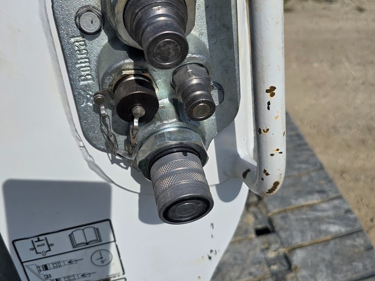 2024-bobcat-t770-image-61