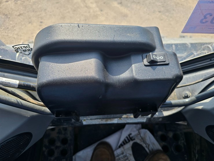 2024-bobcat-t770-image-76