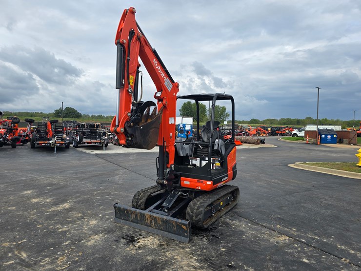 2023-kubota-kx030-4-image-1