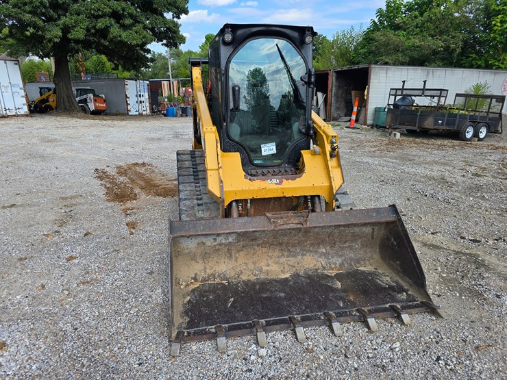 2020-caterpillar-259d3-image-35