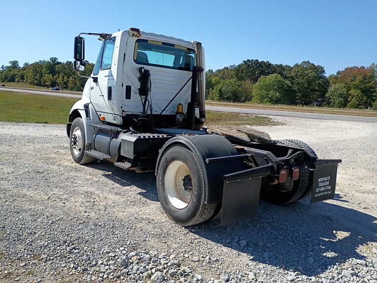 2005-international-8600-image-6