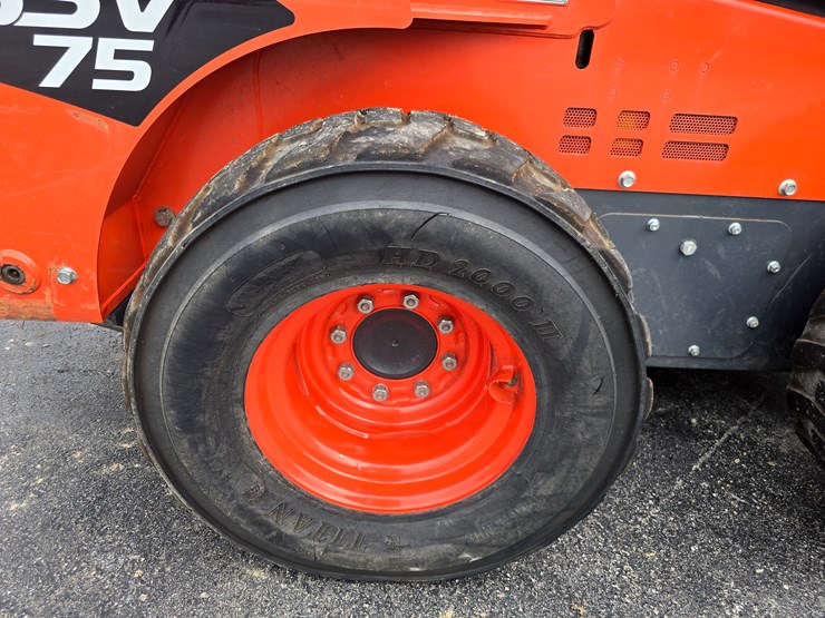2023-kubota-ssv75-image-34