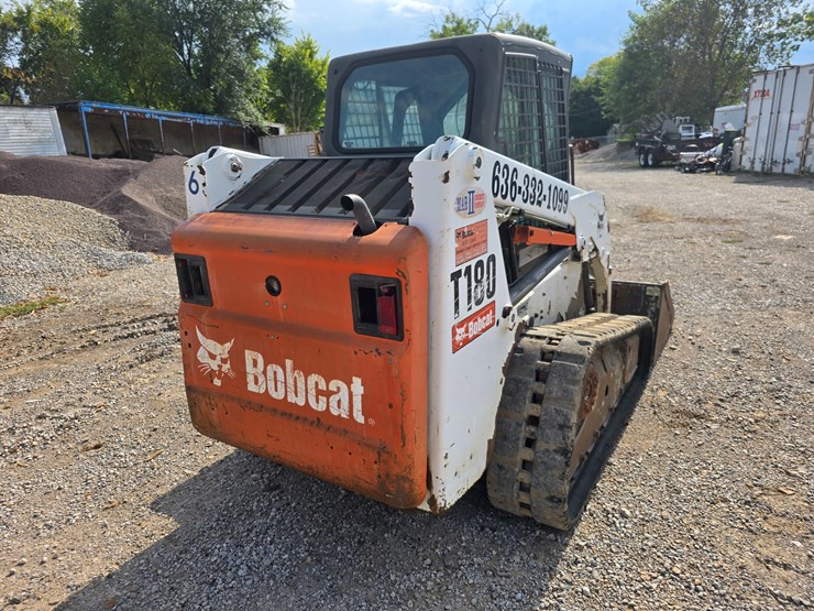 2012-bobcat-t180-image-16