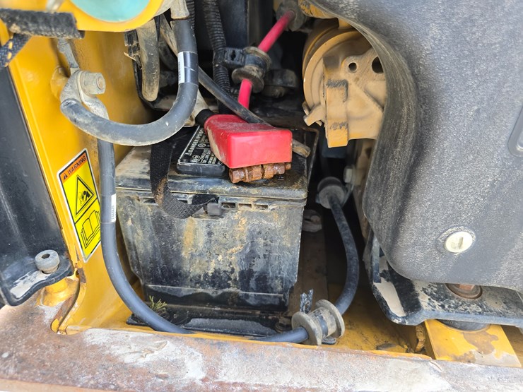 2020-caterpillar-259d3-image-67