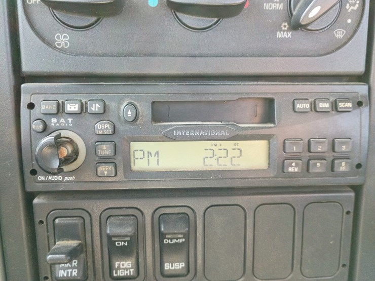 2005-international-8600-image-46