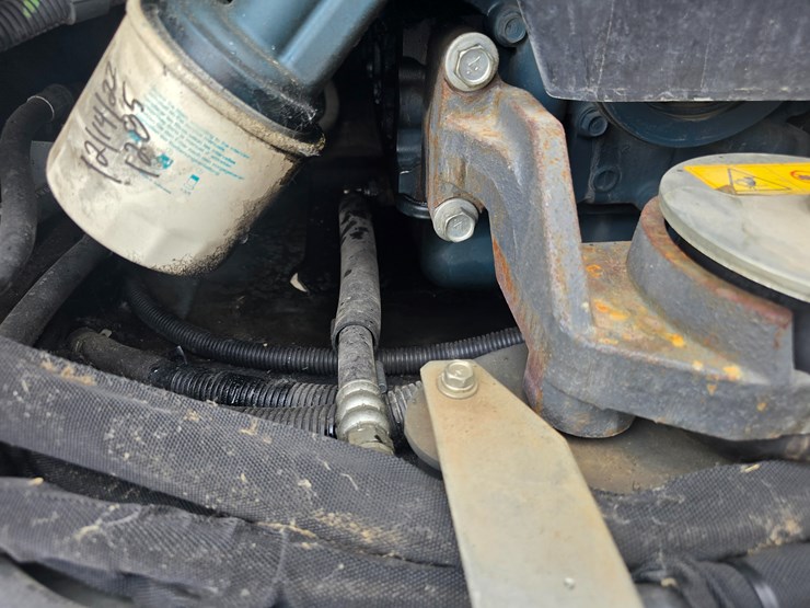 2019-kubota-ssv75-image-47