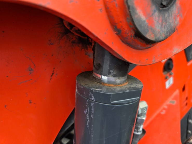 2019-kubota-ssv75-image-35