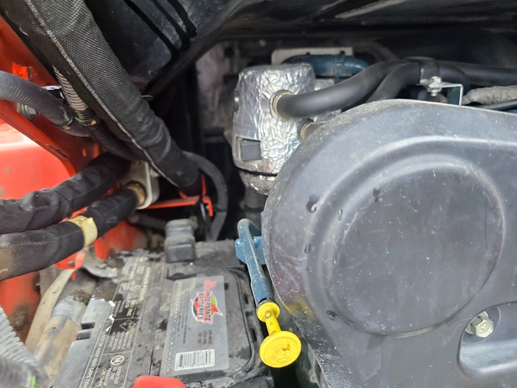 2019-kubota-ssv75-image-41