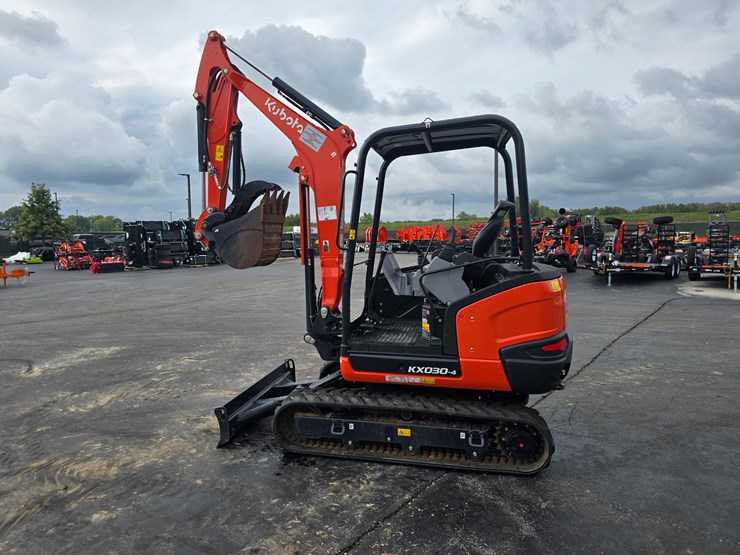 2023-kubota-kx030-4-image-6