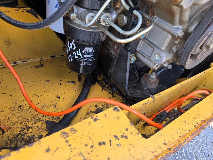 caterpillar-236-image-3