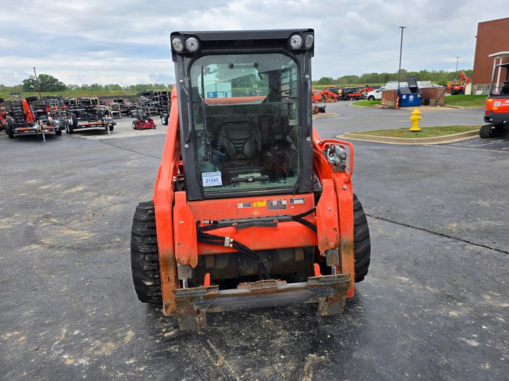 2019-kubota-ssv75-image-21