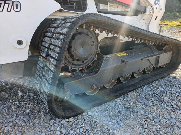 2022-bobcat-t770-image-70