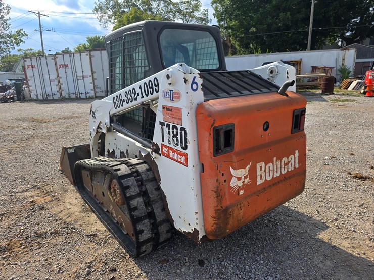 2012-bobcat-t180-image-10