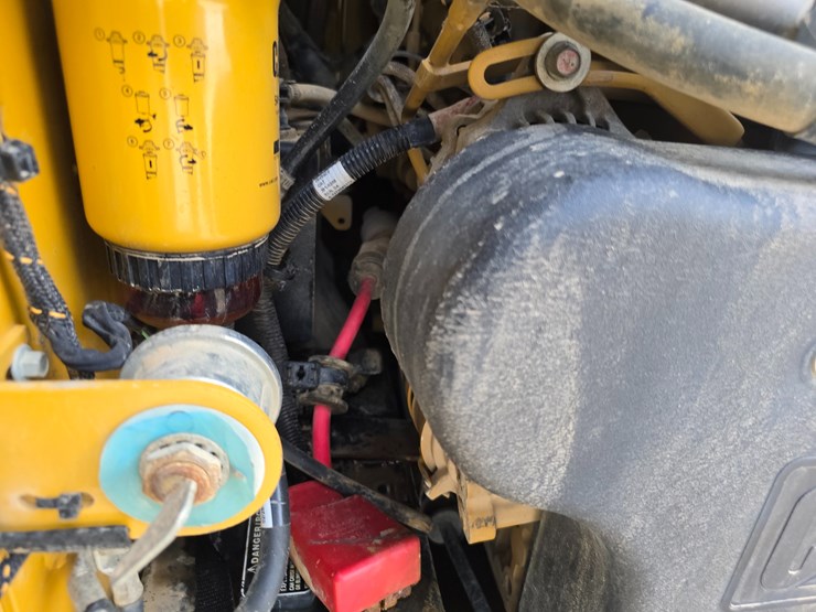 2020-caterpillar-259d3-image-68