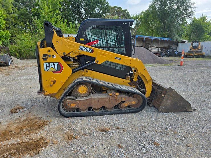 2020-caterpillar-259d3-image-24