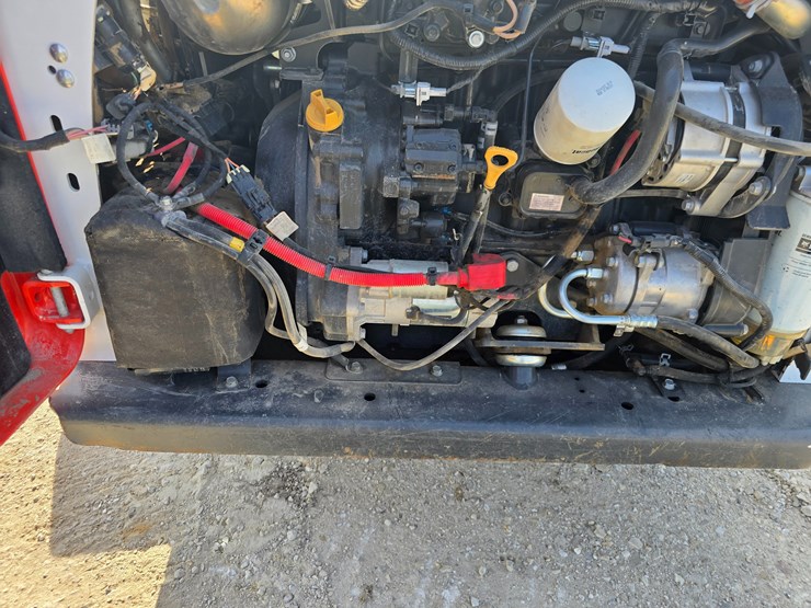 2024-bobcat-t770-image-53