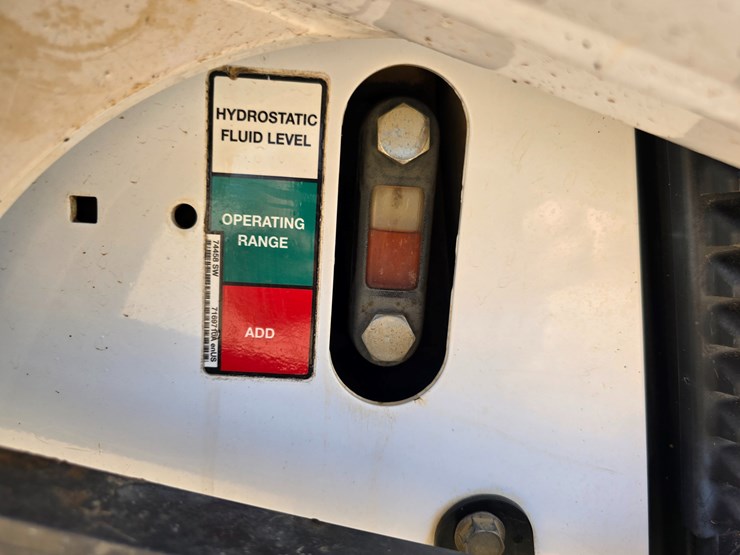 2013-bobcat-t590-image-42