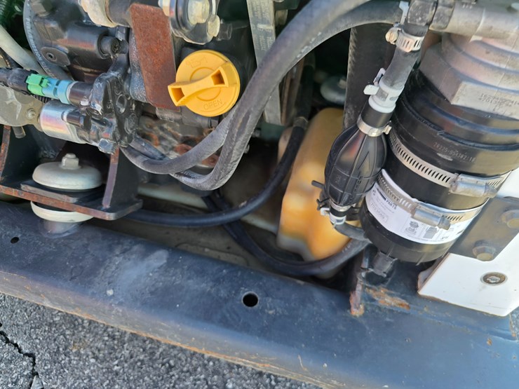 2017-bobcat-t550-image-41