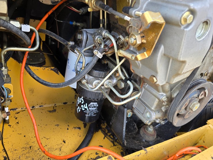 caterpillar-236-image-2