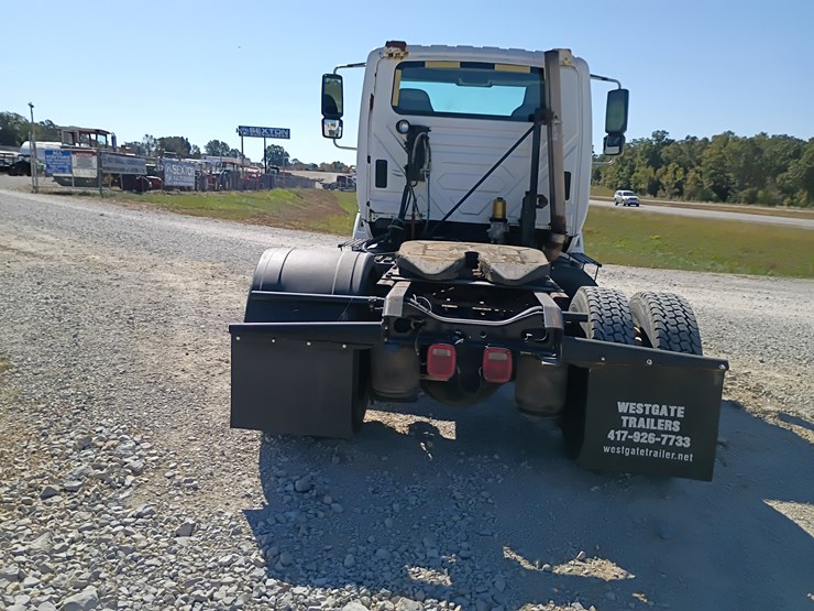 2005-international-8600-image-8