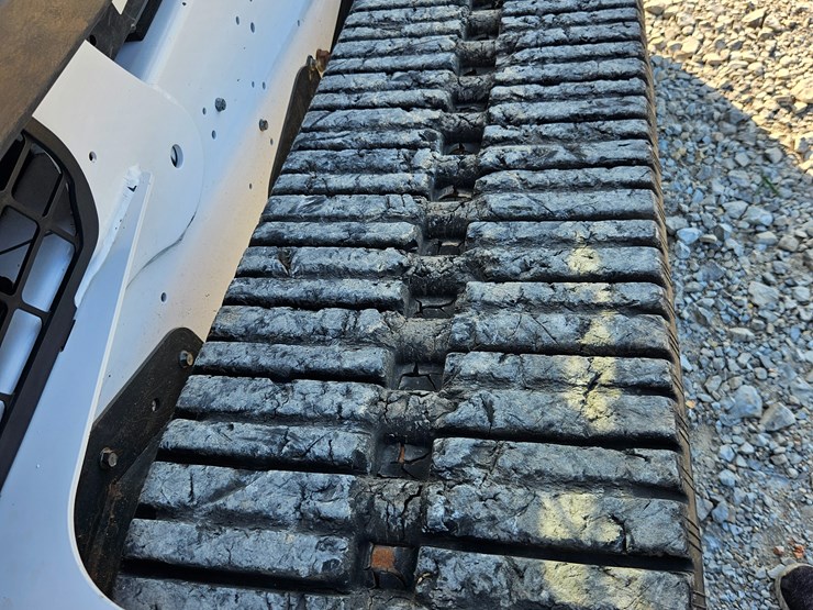 2022-bobcat-t770-image-71