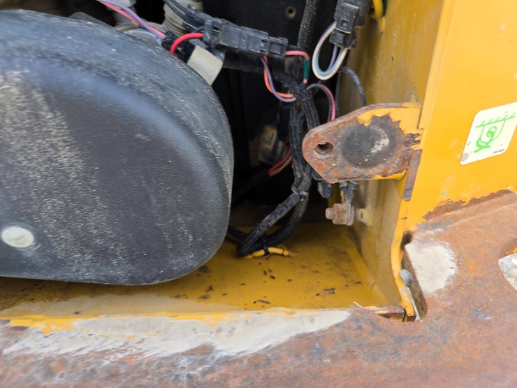 2020-caterpillar-259d3-image-66