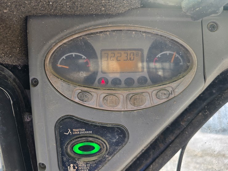 2012-bobcat-t180-image-65