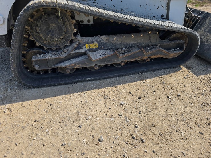 2024-bobcat-t770-image-41