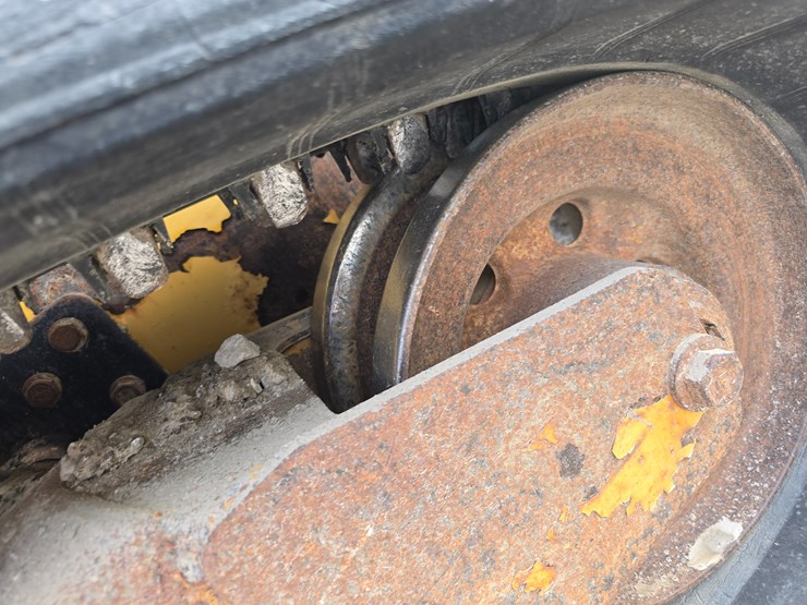 2020-caterpillar-259d3-image-45