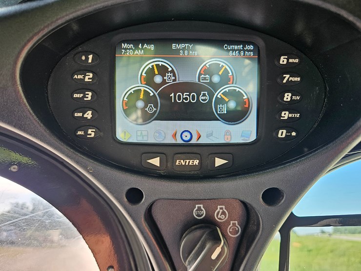 2022-bobcat-t770-image-41