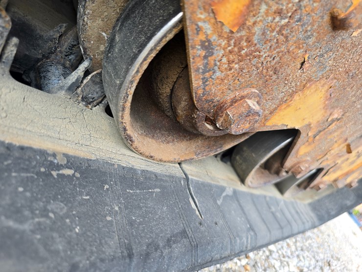 2020-caterpillar-259d3-image-53