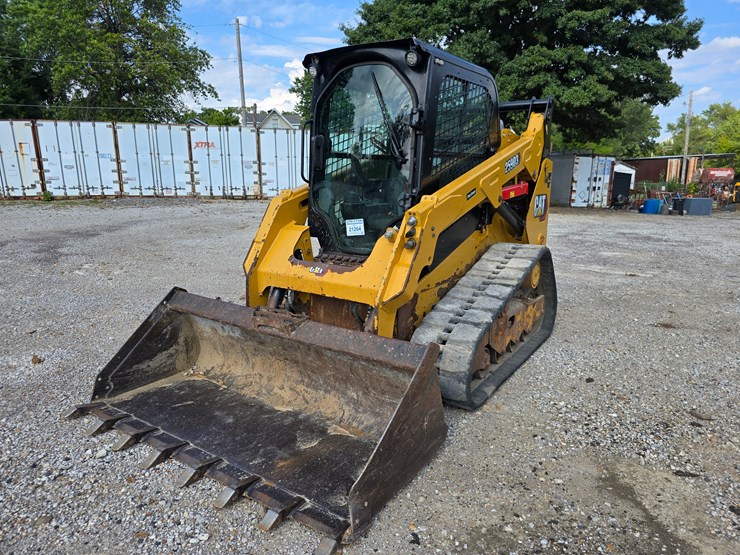 2020-caterpillar-259d3-image-1