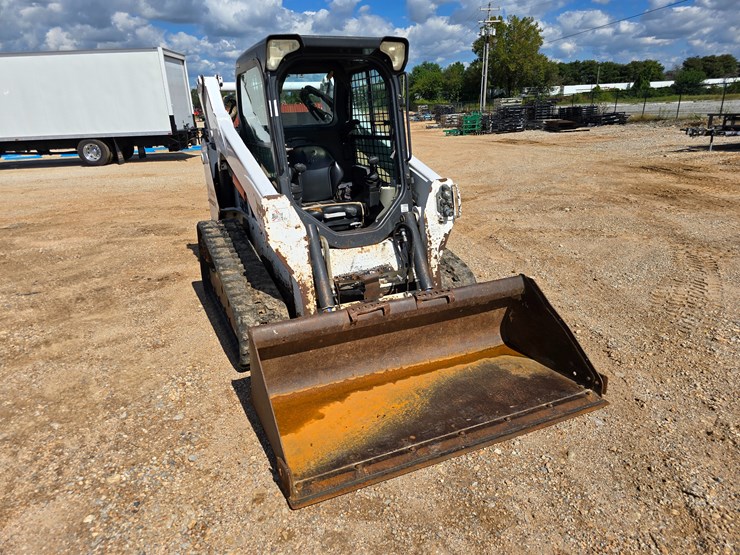 2013-bobcat-t590-image-25