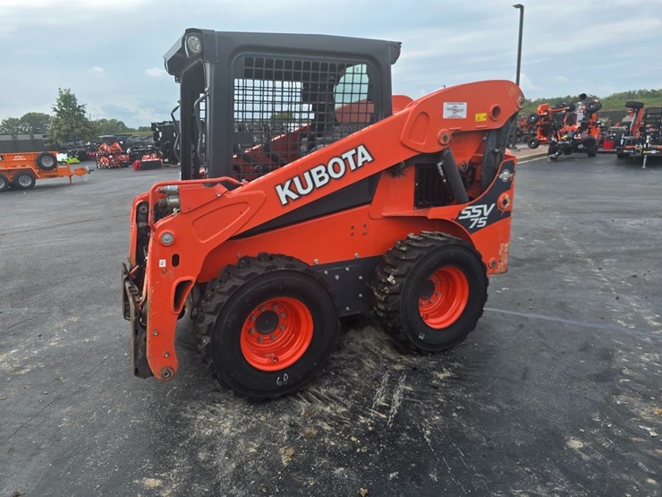 2019-kubota-ssv75-image-6