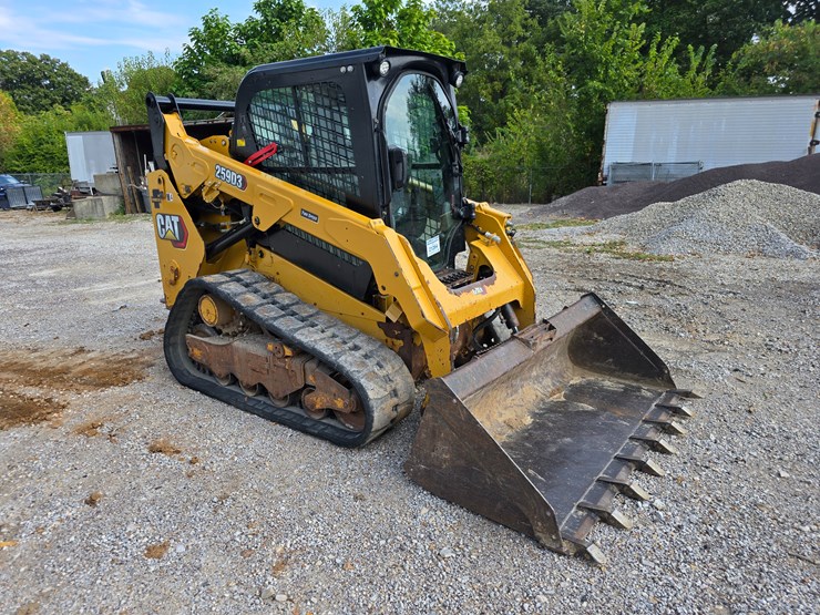 2020-caterpillar-259d3-image-31