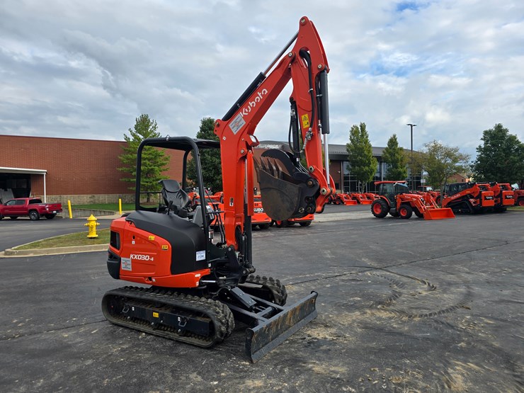 2023-kubota-kx030-4-image-19