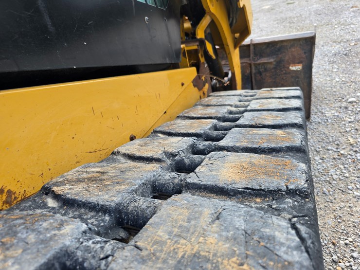 2020-caterpillar-259d3-image-42