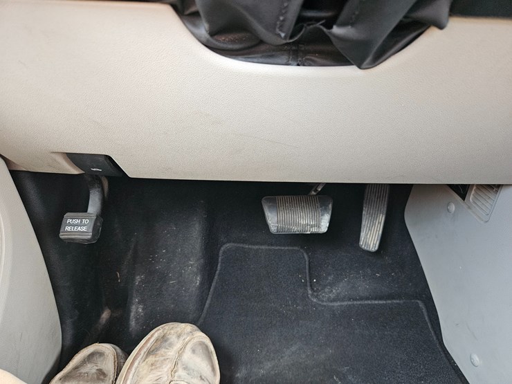 2014-dodge-grand-caravan-image-45