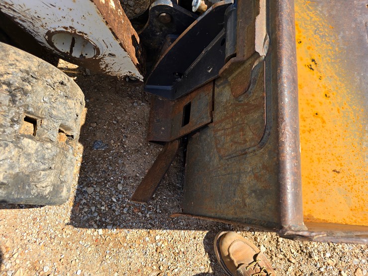 2013-bobcat-t590-image-30